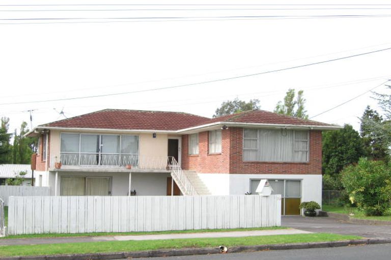 Photo of property in 1/73a Flanshaw Road, Te Atatu South, Auckland, 0610