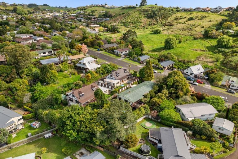 Photo of property in 48 Resolution Road, Welcome Bay, Tauranga, 3112