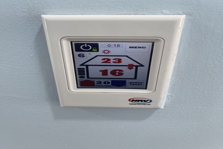 Photo of property in 20 Larnoch Road, Henderson, Auckland, 0610