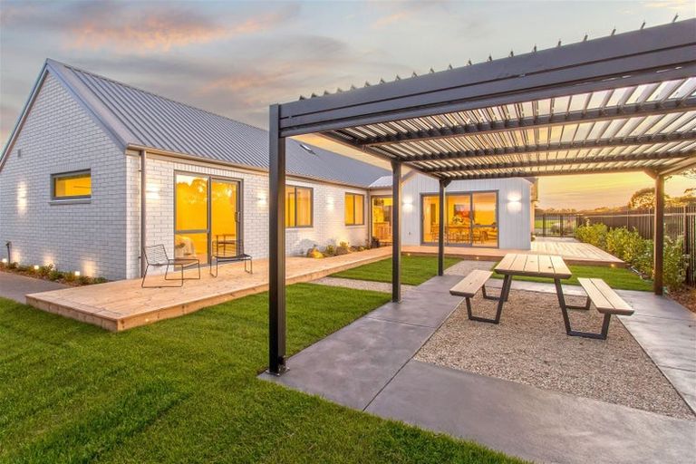 Photo of property in 77 Leistrella Road, Hoon Hay, Christchurch, 8025