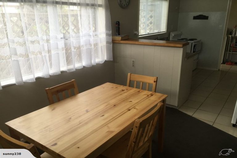 Photo of property in 1/20 Halldene Terrace, Red Beach, 0932