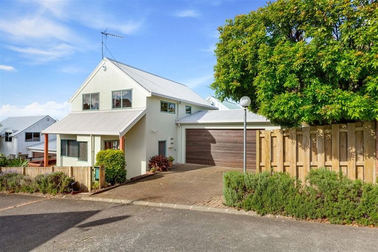 Photo of property in 11/485 Don Buck Road, Massey, Auckland, 0614