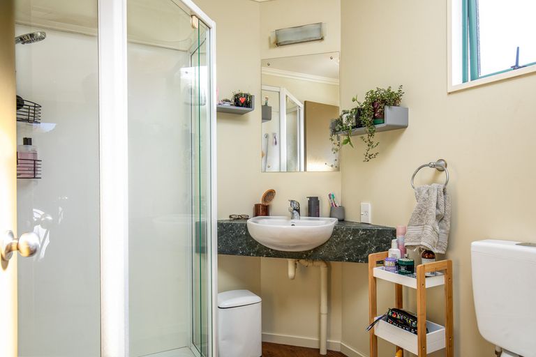 Photo of property in 24 Whitby Street, Clyde, 9330