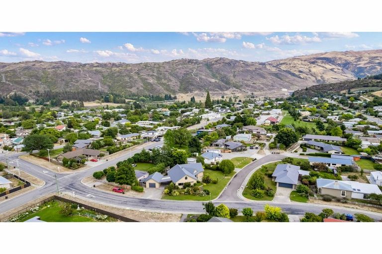 Photo of property in 24 Whitby Street, Clyde, 9330