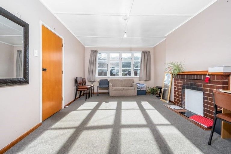 Photo of property in 4a Langford Street, Naenae, Lower Hutt, 5011