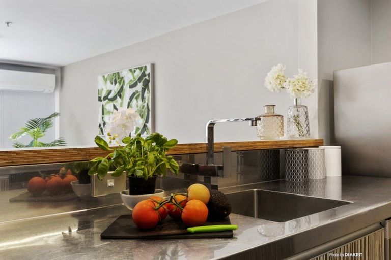 Photo of property in Canvas Apartments, 6/307 Willis Street, Te Aro, Wellington, 6011