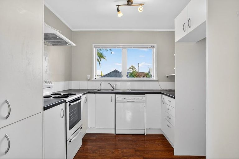 Photo of property in 3/155 Shakespeare Road, Milford, Auckland, 0620