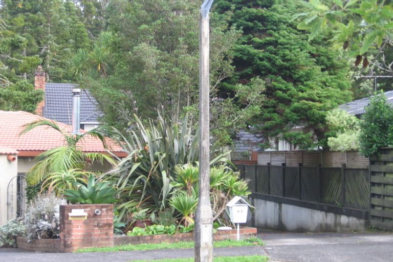 Photo of property in 43 Mappin Place, Chatswood, Auckland, 0626
