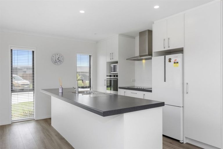 Photo of property in 23 Oka Street, Papamoa Beach, Papamoa, 3118