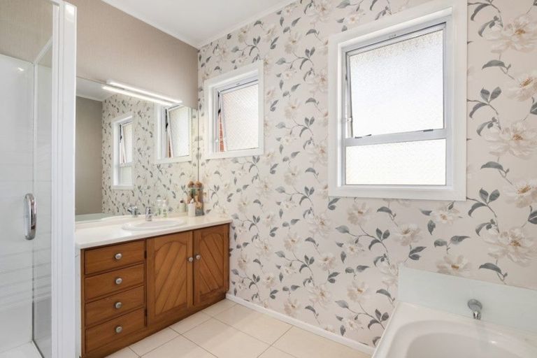 Photo of property in 6 Tuakau Road, Pukekohe, 2120