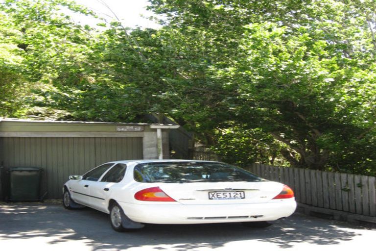 Photo of property in 54 Nicholson Road, Khandallah, Wellington, 6035