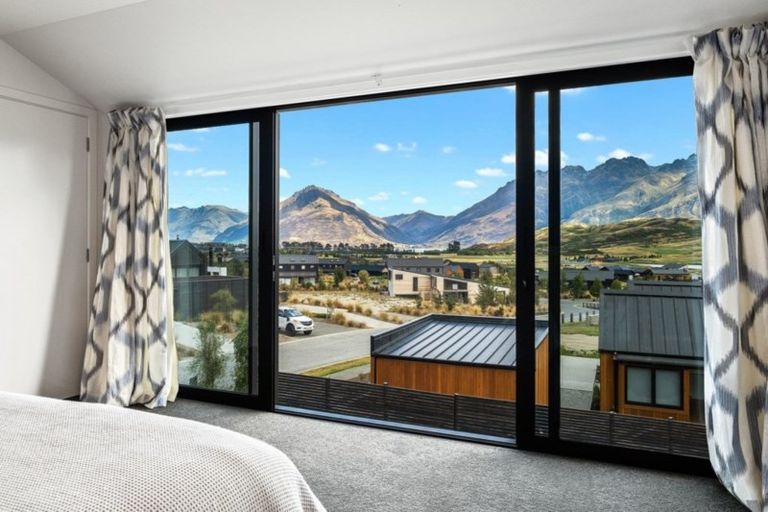Photo of property in 9 Falconer Rise, Jacks Point, Queenstown, 9371