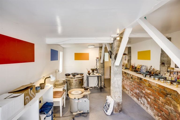 Photo of property in 6 Cameron Road, Bluff Hill, Napier, 4110