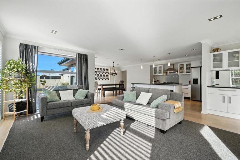 Photo of property in 18 Churchill Drive, Rangiora, 7400