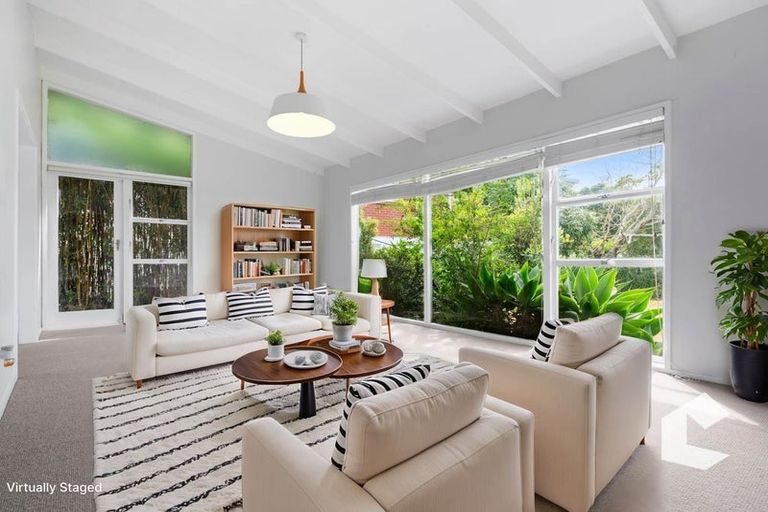 Photo of property in 46 Woodstock Road, Forrest Hill, Auckland, 0620