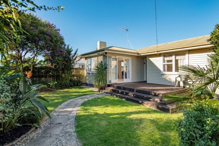 Photo of property in 65a Queen Road, Bellevue, Tauranga, 3110