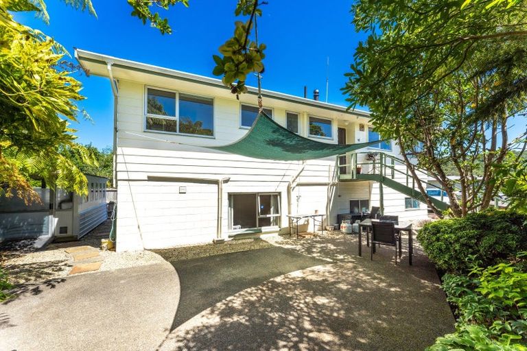 Photo of property in 71 Milton Terrace, Picton, 7220