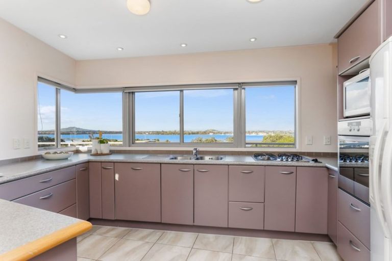 Photo of property in 21 Waimana Avenue, Northcote Point, Auckland, 0627