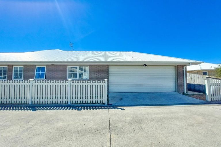 Photo of property in 32 Queens Park Crescent, Frankton, Hamilton, 3204
