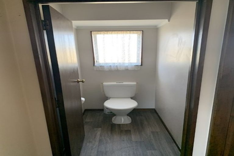 Photo of property in 92 Carrington Avenue, Silverdale, Hamilton, 3216