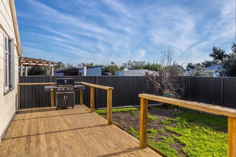 Photo of property in 13 Roberts Street, Martinborough, 5711