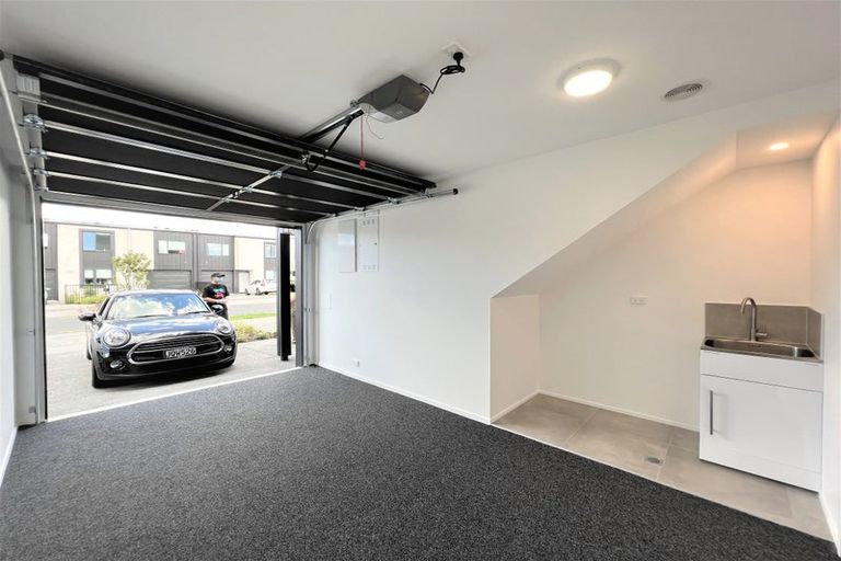 Photo of property in 27 Whimbrel Road, Flat Bush, Auckland, 2019