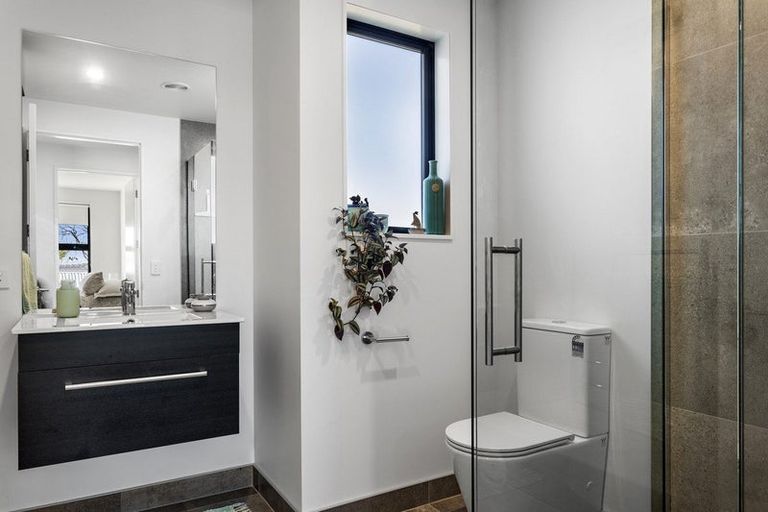 Photo of property in 5/233 Edgeware Road, Edgeware, Christchurch, 8013