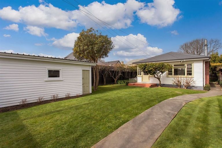 Photo of property in 52 Paparoa Street, Papanui, Christchurch, 8053