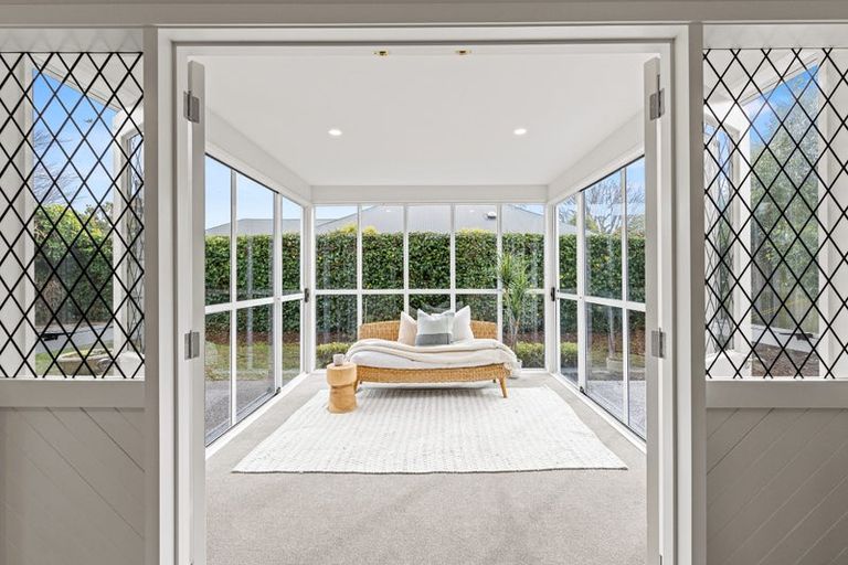 Photo of property in 3/251 Memorial Avenue, Burnside, Christchurch, 8053