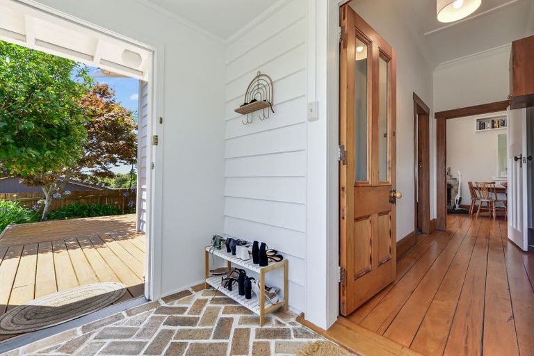 Photo of property in 75 Tuhikaramea Road, Dinsdale, Hamilton, 3204