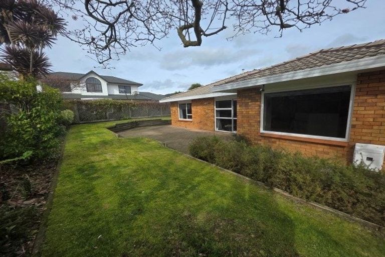 Photo of property in 10 Lynwood Place, Owhata, Rotorua, 3010