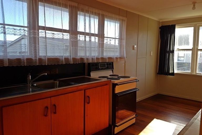 Photo of property in 10 Thames Street, Roslyn, Palmerston North, 4414