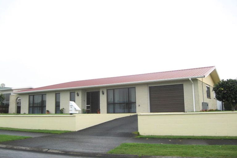Photo of property in 36 Clifton Drive, Waitara, 4320