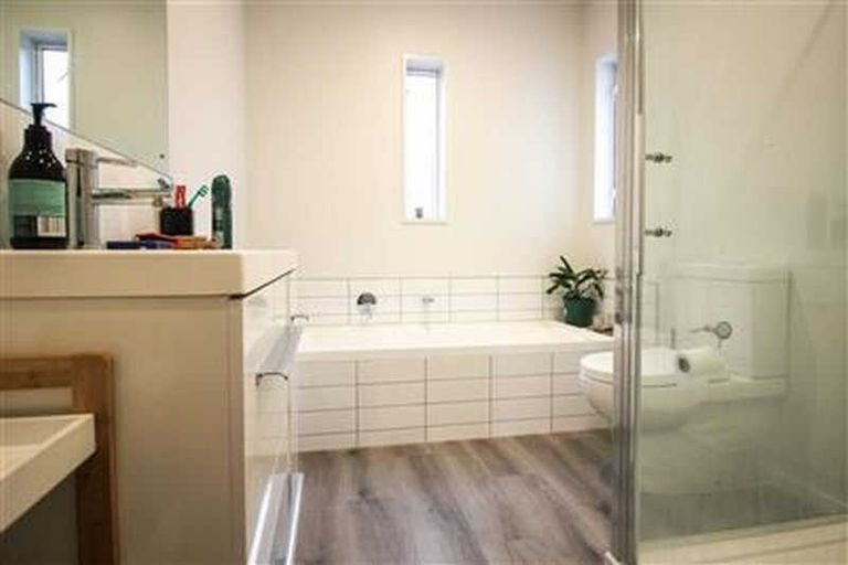 Photo of property in 40 Cunningham Terrace, Lyttelton, 8082