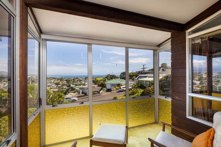 Photo of property in 14 Scott Street, Moturoa, New Plymouth, 4310