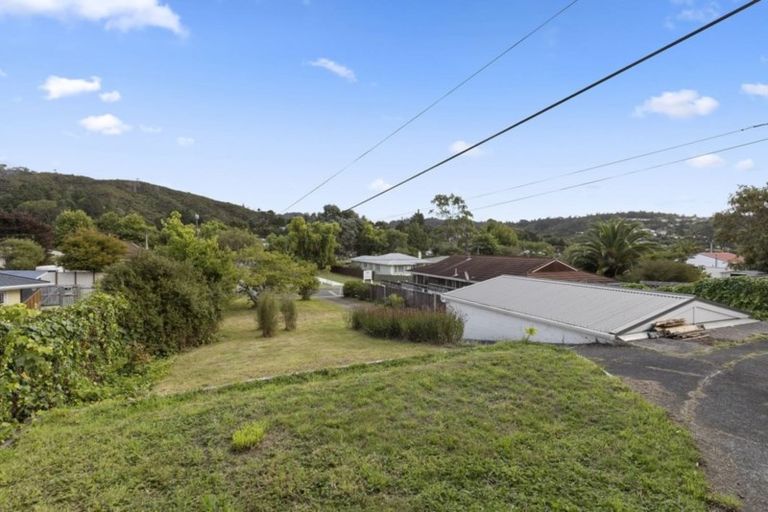 Photo of property in 27 Horoeka Street, Stokes Valley, Lower Hutt, 5019