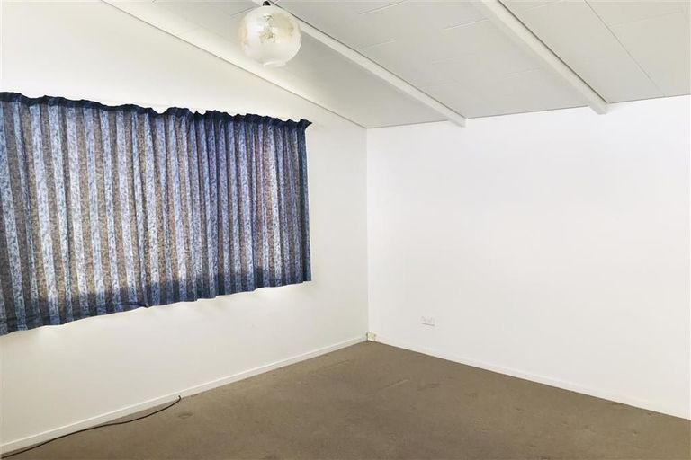 Photo of property in 2/27 Brandon Road, Glen Eden, Auckland, 0602