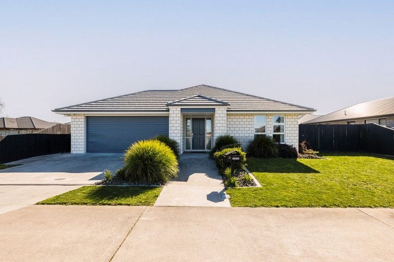 Photo of property in 36 Rose Leigh Drive, Cambridge, 3434