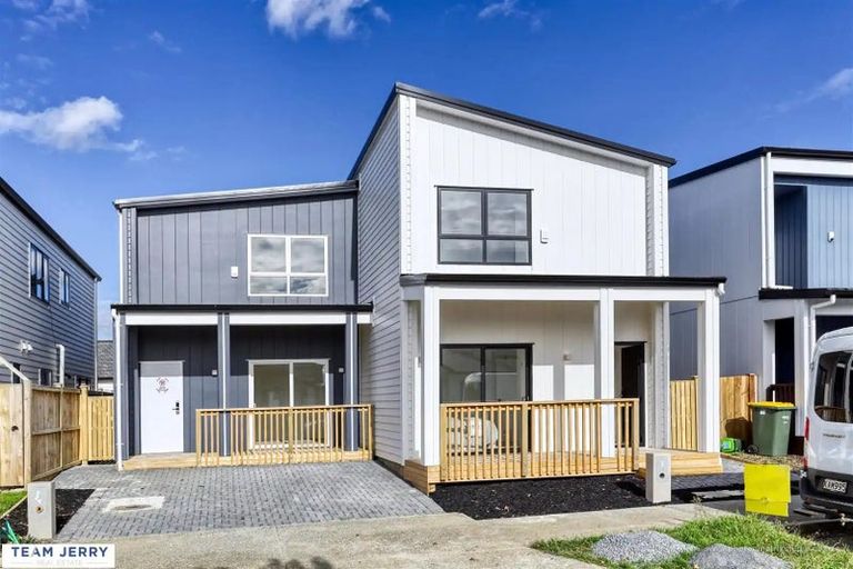 Photo of property in 17a Waka Ama Road, Karaka, Papakura, 2113