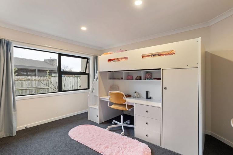 Photo of property in 6 Trump Place, Kelvin Grove, Palmerston North, 4414