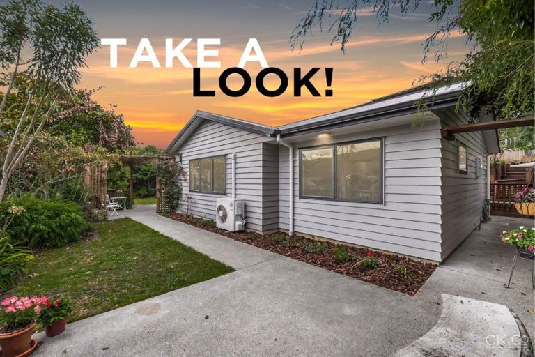 Photo of property in 32a Dowling Grove, Silverstream, Upper Hutt, 5019