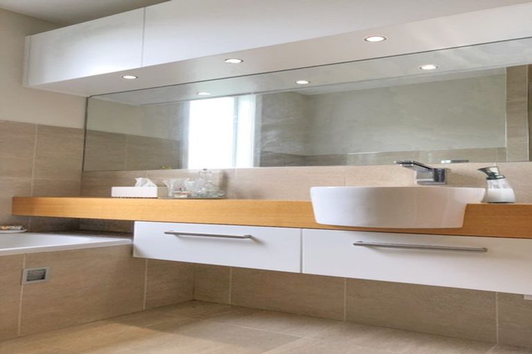 Photo of property in 62 Church Street, Devonport, Auckland, 0624