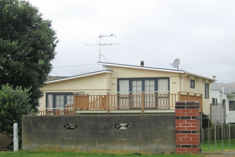 Photo of property in 102 Manly Street, Paraparaumu Beach, Paraparaumu, 5032