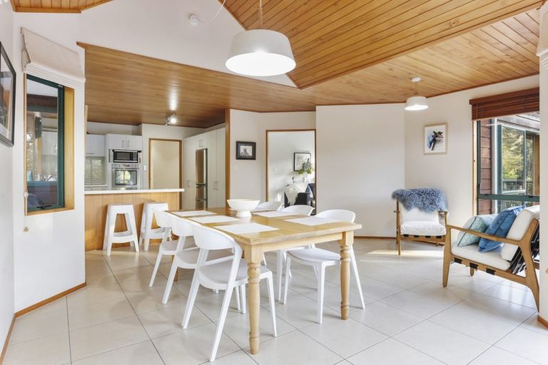 Photo of property in 22 Cochran Road, Oratia, Auckland, 0604