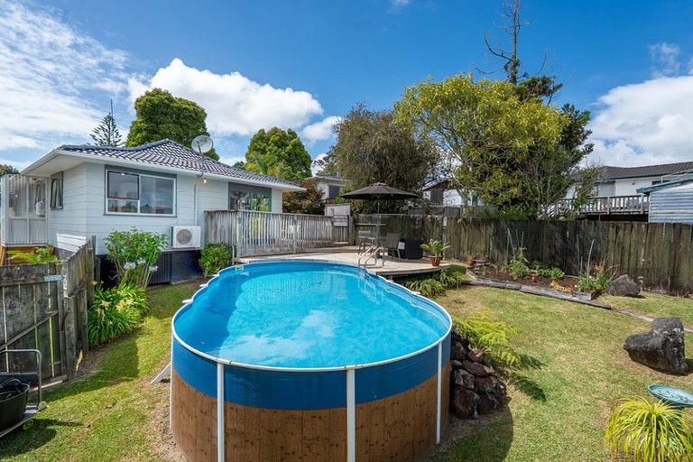 Photo of property in 4 Spinella Drive, Bayview, Auckland, 0629