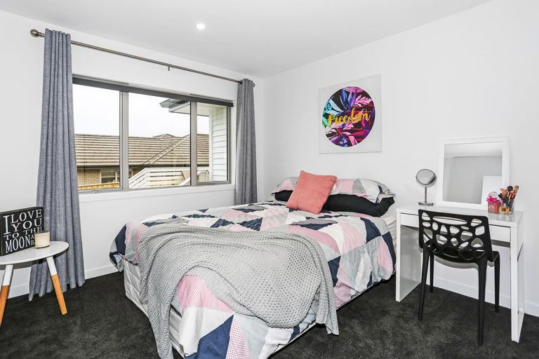 Photo of property in 28 Hillpark Drive, Pokeno, 2402