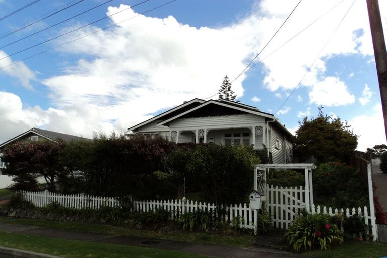 Photo of property in 11 Huka Road, Birkenhead, Auckland, 0626