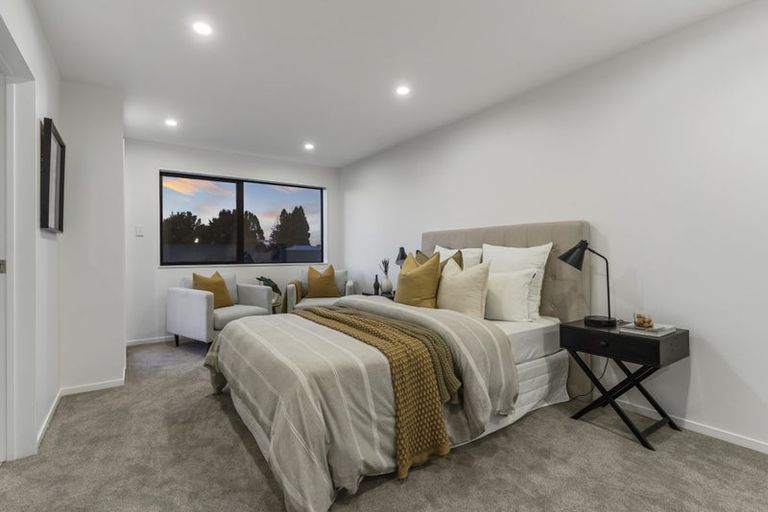 Photo of property in 64c Yeovil Road, Te Atatu Peninsula, Auckland, 0610