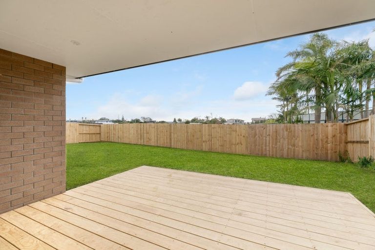 Photo of property in 45 Kaurinui Crescent, One Tree Point, 0118