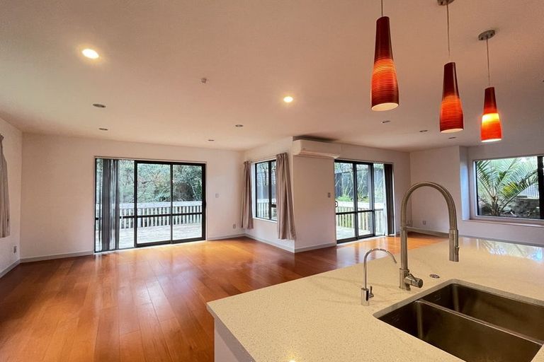 Photo of property in 96 Tiriwa Drive, Massey, Auckland, 0614